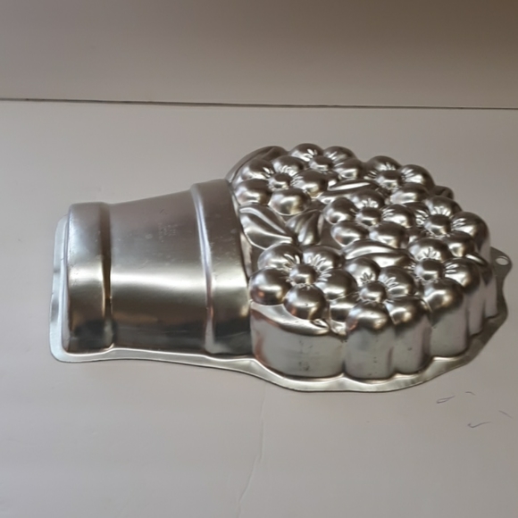 Vintage 2105-2030 Wilton Flower Pot Cake Pan - Picture 3 of 9